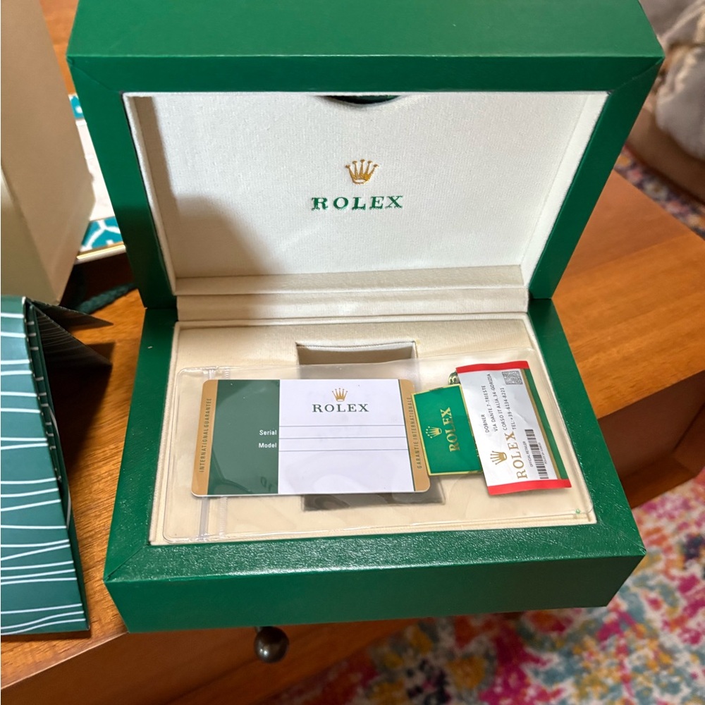 Rolex Box with Green Logo - Picture 2 of 7